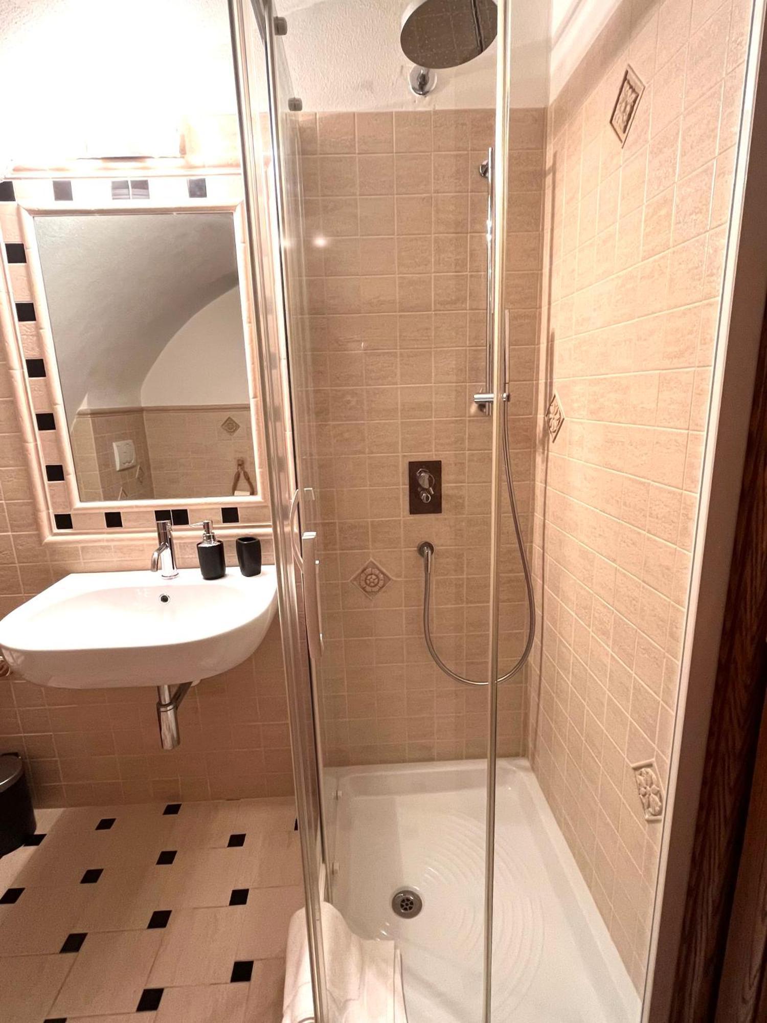 Ca' Pecina - Casa Vacanze Dolceacqua Ngoại thất bức ảnh